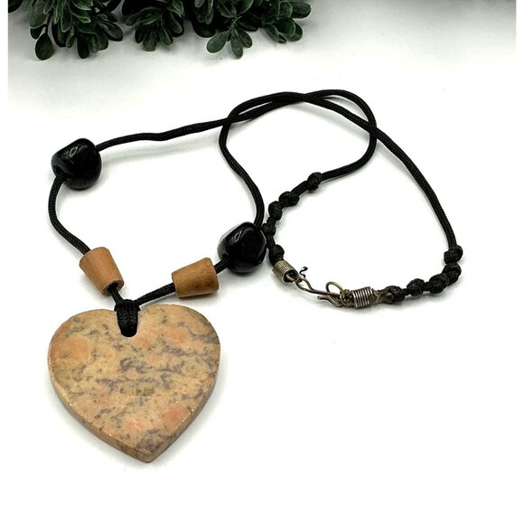 Natural Stone Heart Pendant Necklace With Inlay Flower Design and Adjustable Cor - Picture 3 of 4